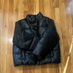 Zara Women's Black Puffer Jacket